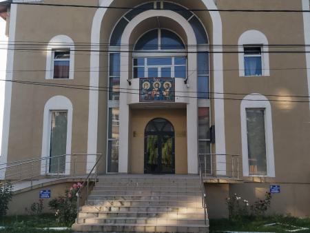 Noi îți suntem acasă când îți este greu